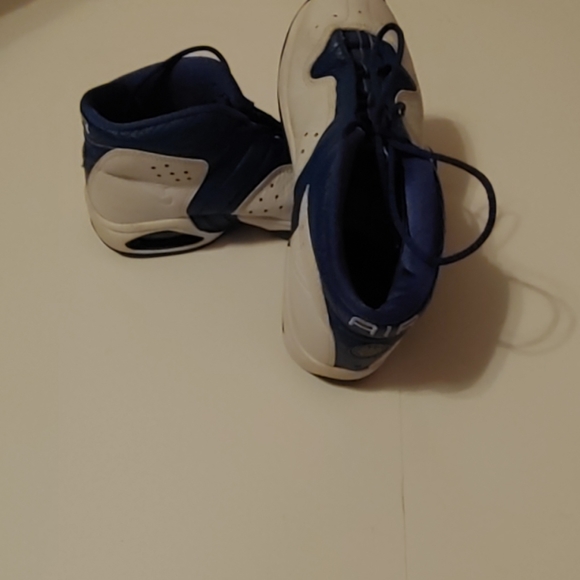 womens basketball shoes size 10